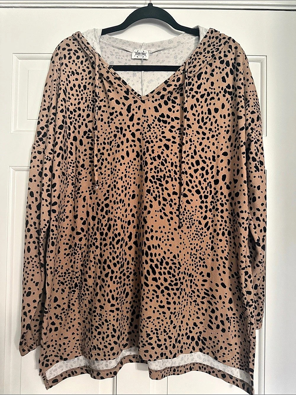 Texas True threads Leopard Print Hooded Tunic